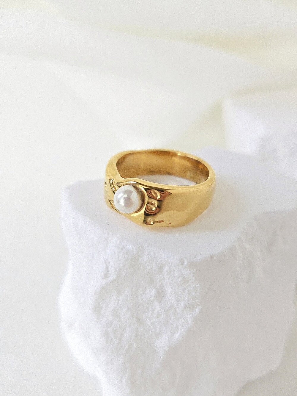 Glossy Gold Chunky Pearl Ring